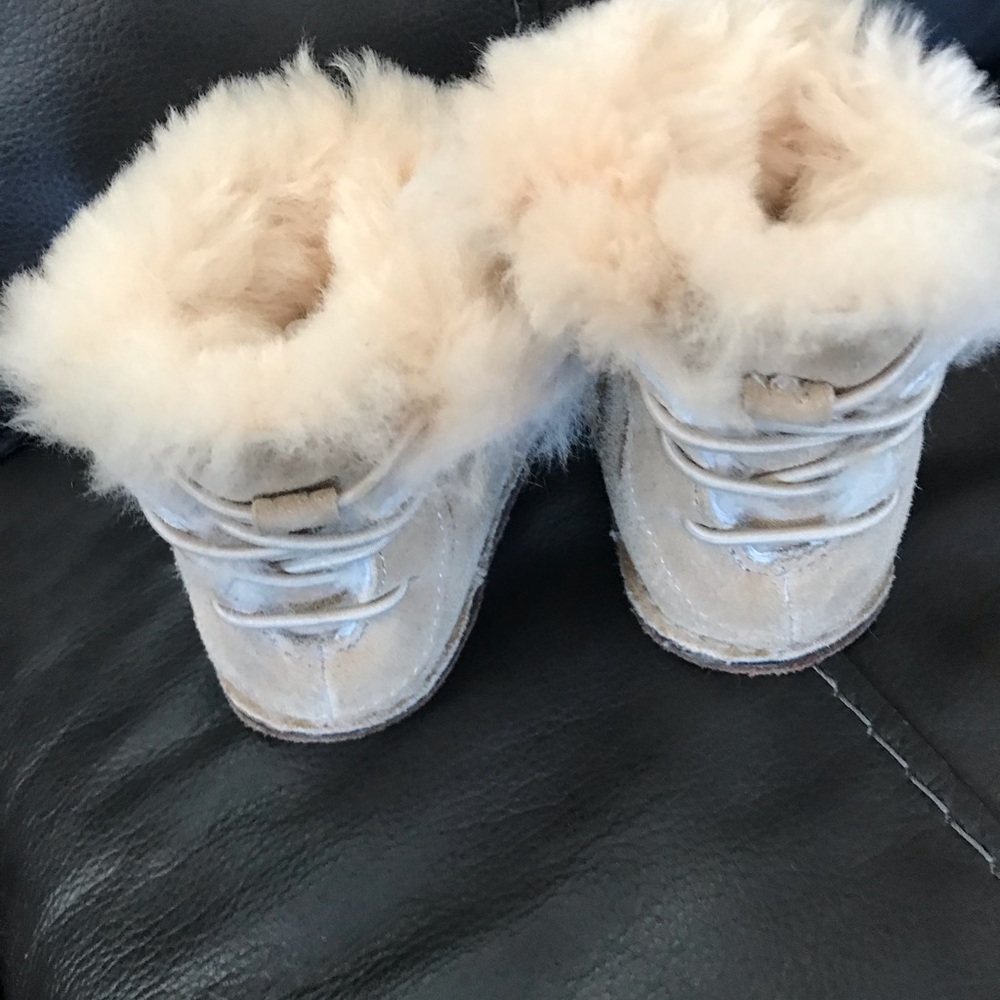 Baby boo uggs size small - Picture 3 of 3